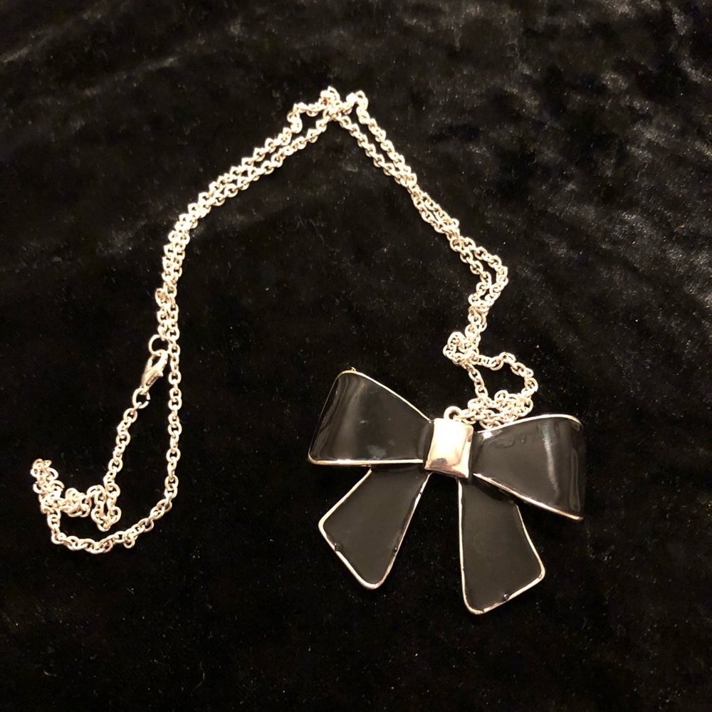 Bow Necklace - Picture 1 of 4